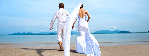 Hochzeitsreise buchen und noch dabei sparen – mit den ab in den Urlaub Deals!